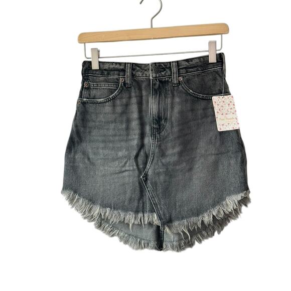We The Free By Free People Bailey Denim Skirt Maverick Women's Size 27 NEW - Picture 1 of 7